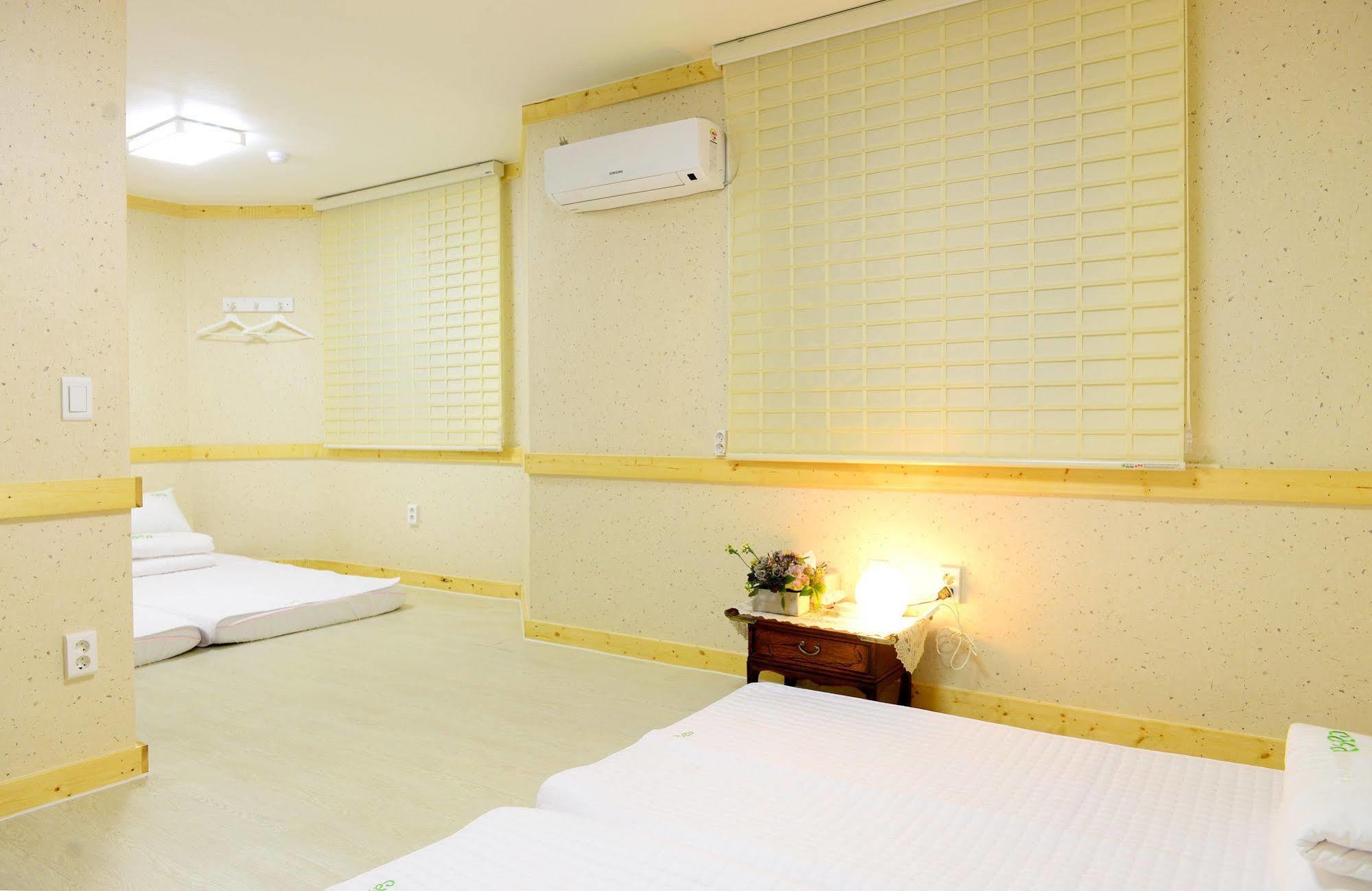 Casa Mini Hotel Кёнджу Экстерьер фото